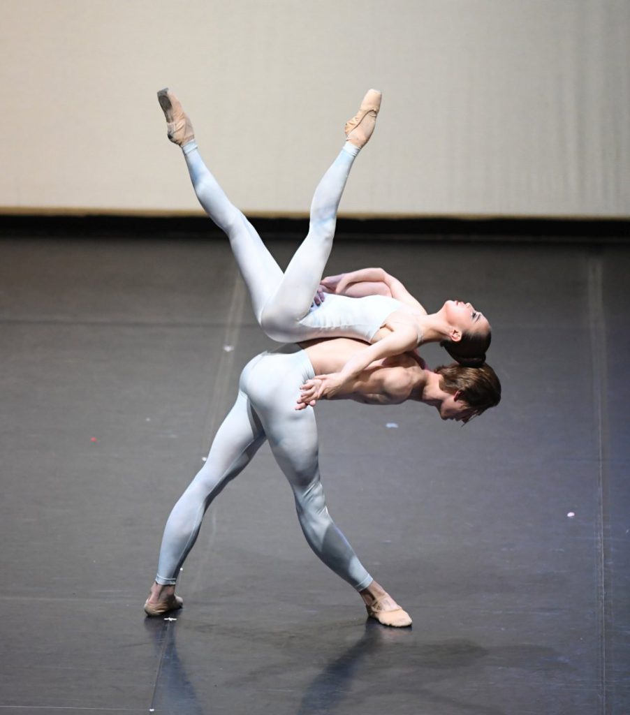 4. E.-S.Kim and N.Korneev, “The Four Seasons”: “Winter” by D.Volpi, John Cranko School © Stuttgart Ballet 2016