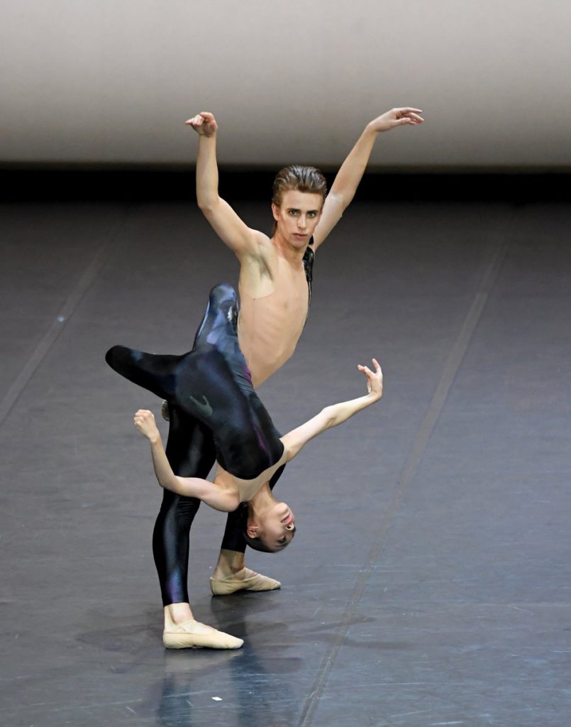 3. Students of the John Cranko School, “The Four Seasons”: “Autumn” by F.Adorisio © Stuttgart Ballet 2016