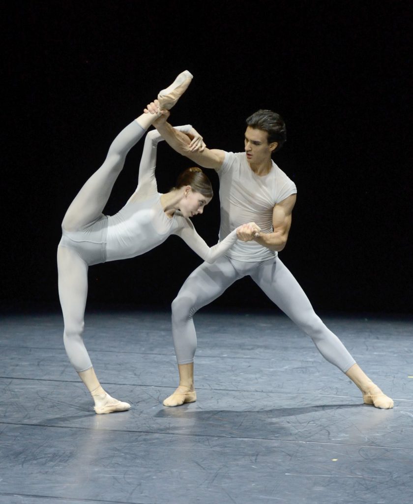 7. E.Badenes and M.Fernandez Paixa, “Miniatures” by D.Lee, Stuttgart Ballet © Stuttgart Ballet 2016