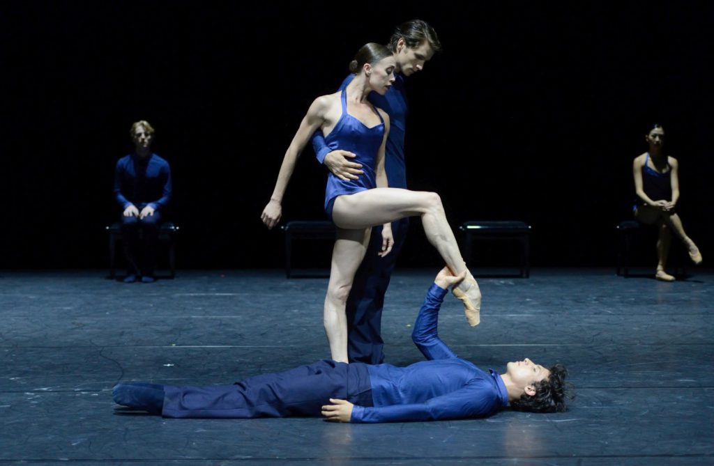 10. A.Osadcenko, D.Moore, P.von Sternenfels and ensemble, “Ssss...” by E.Clug, Stuttgart Ballet © Stuttgart Ballet 2016