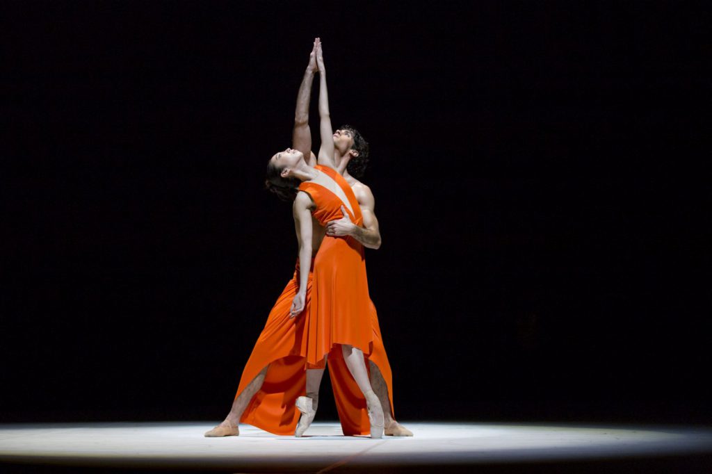 7. M.Arii and M.Jubete, “Turangalȋla” by J.Neumeier, Hamburg Ballet © K.West 2016