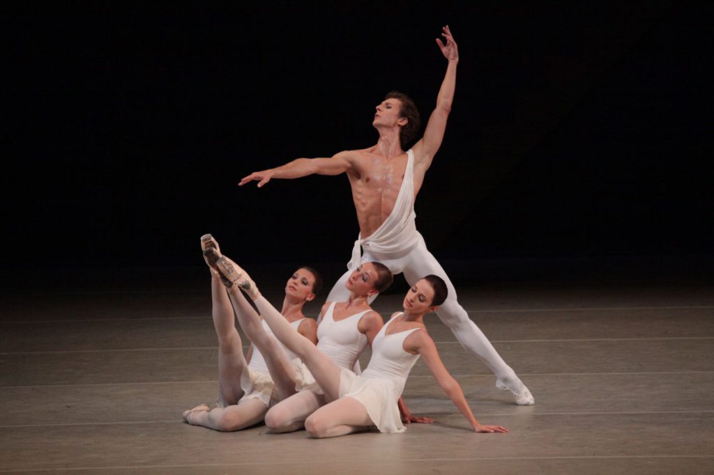 3. A.Tikhomirova, O.Smirnova, A.Nikulina and S.Chudin, “Appolon musagète” by G.Balanchine © The George Balanchine Trust, Bolshoi Ballet, photo by D.Yusupov/Bolshoi Theatre