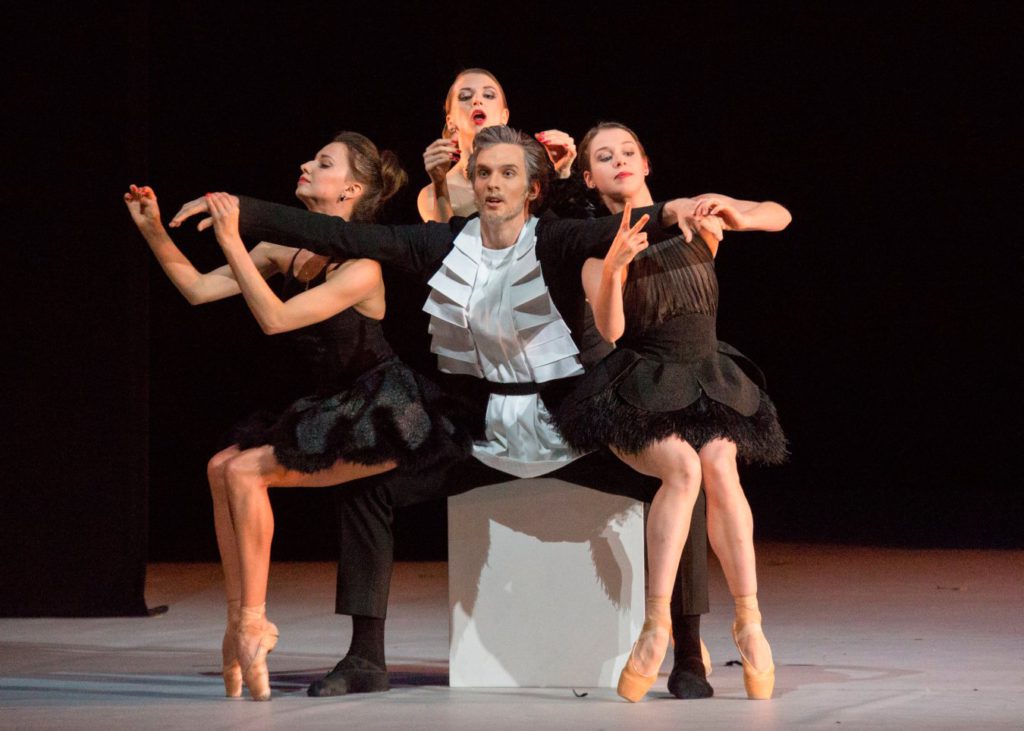 3. A.Belyakov, A.Tikhomirova, D.Bochkova and D.Khokhlova, “The Taming of the Shrew” by J.-C.Maillot, Bolshoi Ballet © M.Logvinov/Bolshoi Theatre