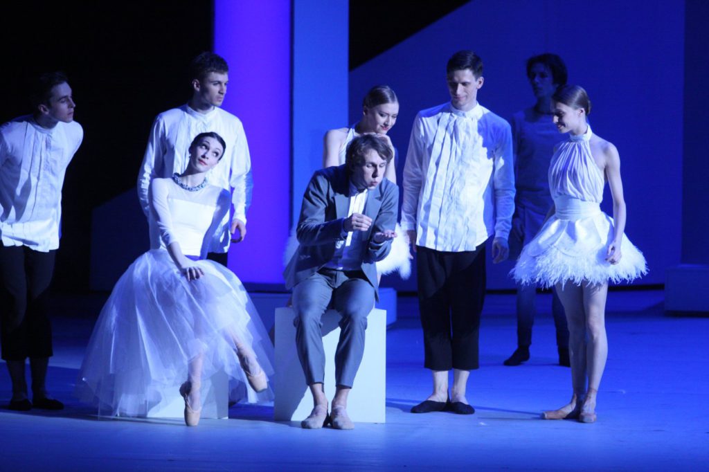 7. O.Smirnova, S.Chudin and ensemble, “The Taming of the Shrew” by J.-C.Maillot, Bolshoi Ballet © E.Fetisova/Bolshoi Theatre