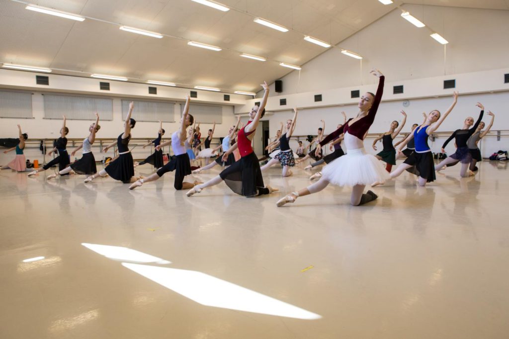 2. Ensemble of the Bavarian State Ballet, rehearsal of “La Bayadère”, Bavarian State Ballet © S.Ballone 2016