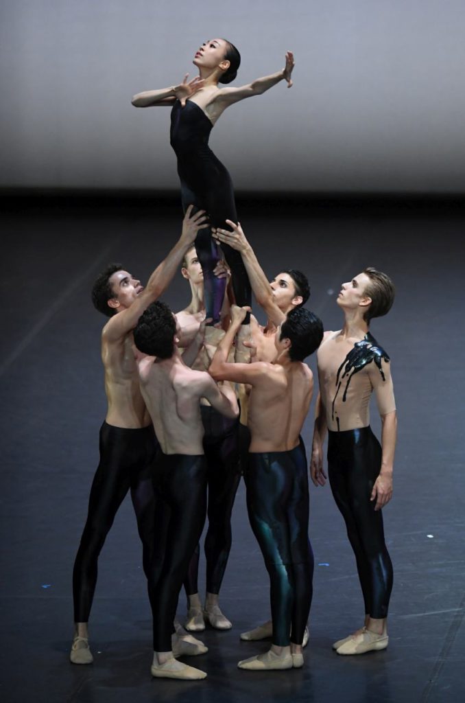 15. Students of the John Cranko School, “The Four Seasons”: “Autumn” by F.Adorisio © Stuttgart Ballet 2016