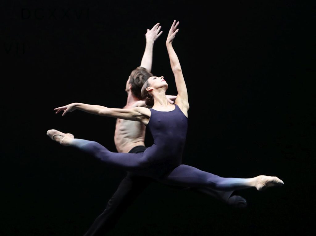 6. A.Shesterikov and F.Eimers, “Requiem” by T.van Schayk, Dutch National Ballet © H.Gerritsen 2016