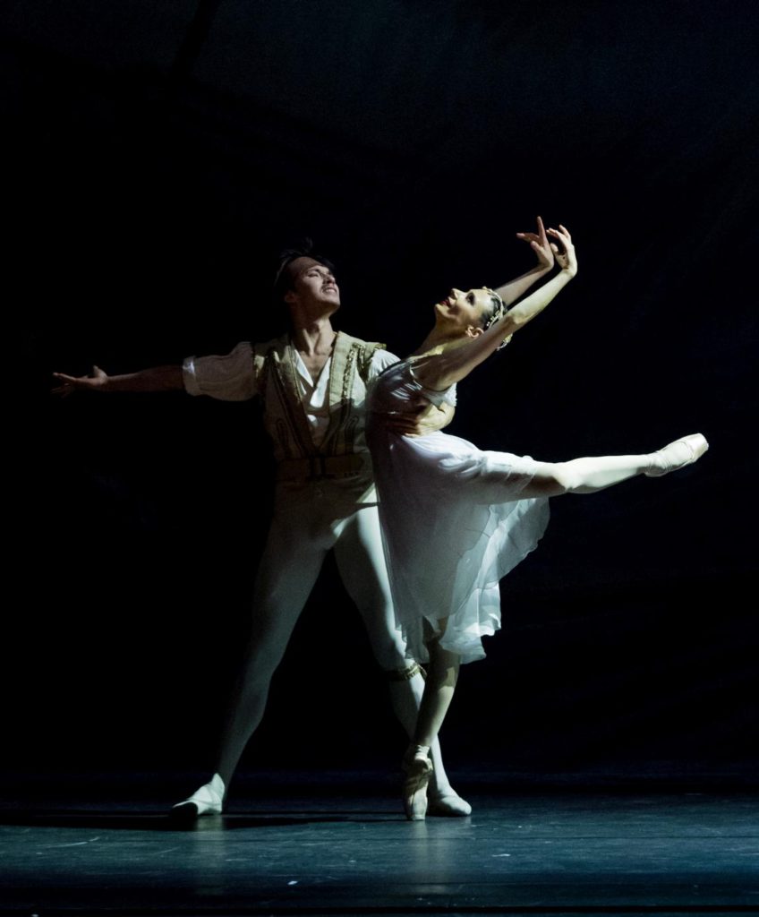 6. R.Gabdullin and L.Konovalova, “Le Corsaire” by M.Legris after M.Petipa et al. © Vienna State Ballet / A.Taylor 2016