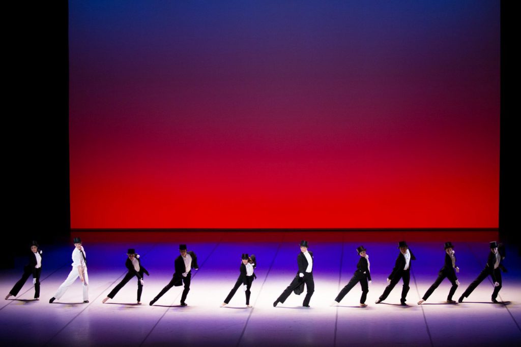 2. L.Riggins and ensemble, “Shall We Dance” by J.Neumeier, Hamburg Ballet © K.West 2016