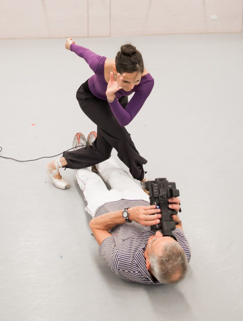 19. I.de Jongh and H.van Dijk, rehearsal of “Live” in 2015, chor.: H.van Manen, Dutch National Ballet © A.Kaftira 