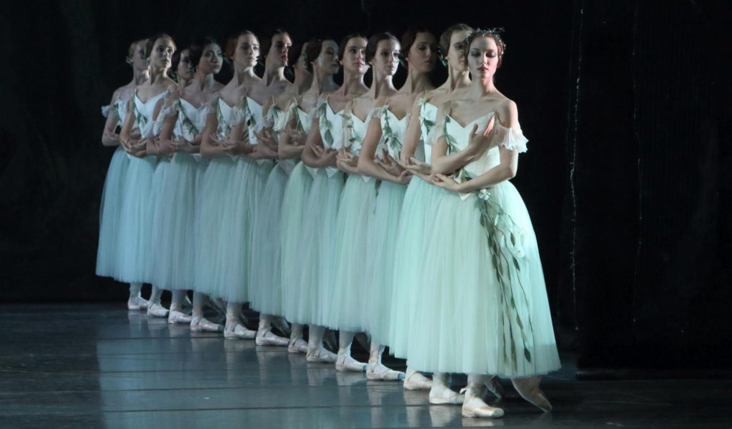 3. Ensemble, “Giselle” by P.Wright after M.Petipa, J.Coralli and J.Perrot, Bavarian State Ballet © W.Hösl 2016