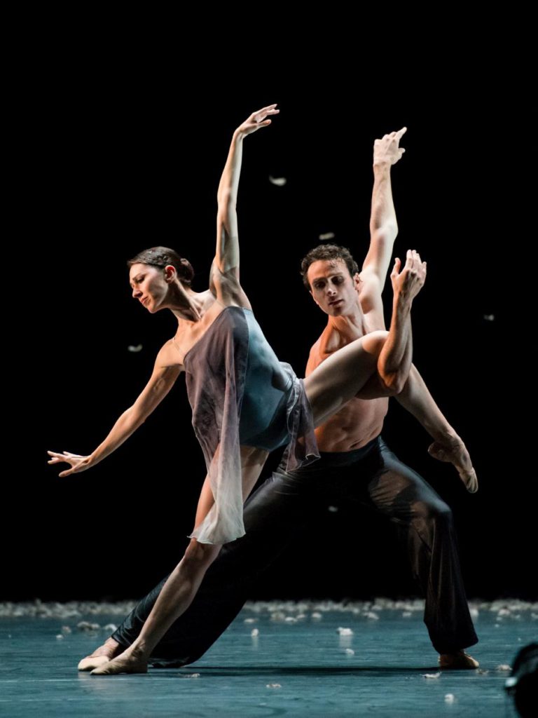 6. N.Poláková and R.Lazik, “Murmuration” by E.Liang © Vienna State Ballet / A.Taylor 2016