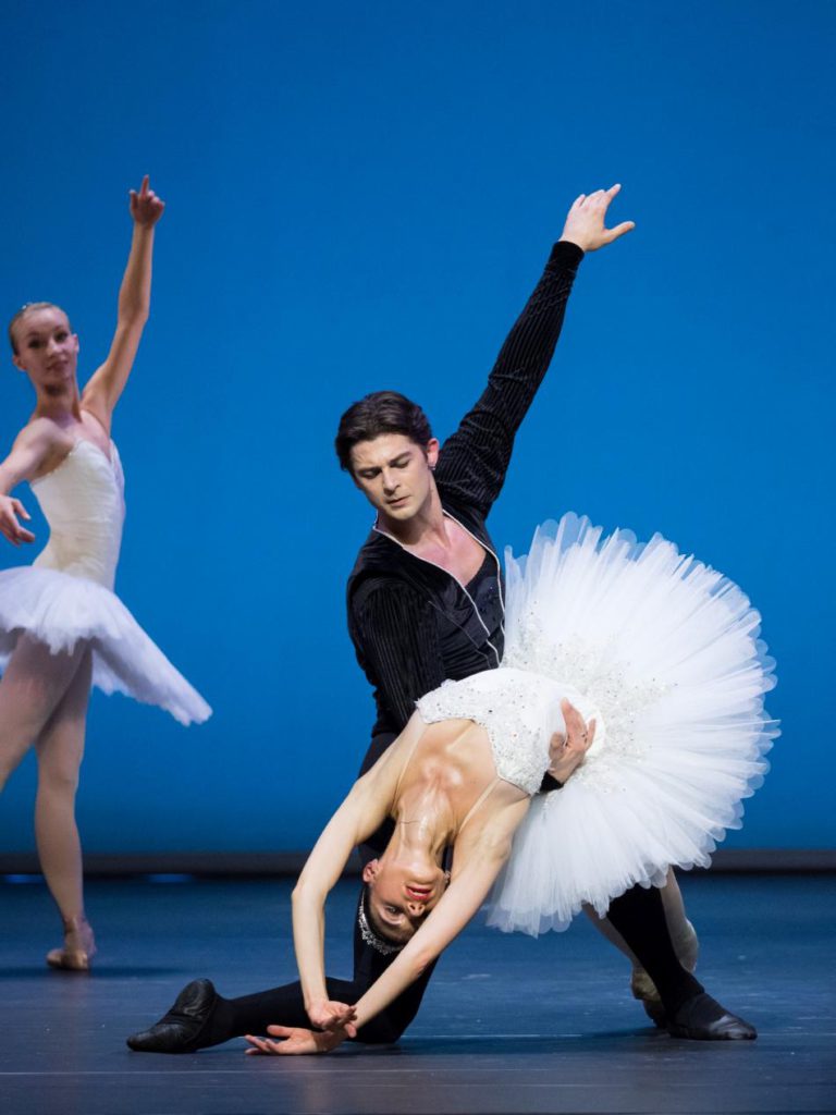 1. L.Konovalova, V.Shishov and ensemble, “Symphony in C” by G.Balanchine © Vienna State Ballet / A.Taylor 2016