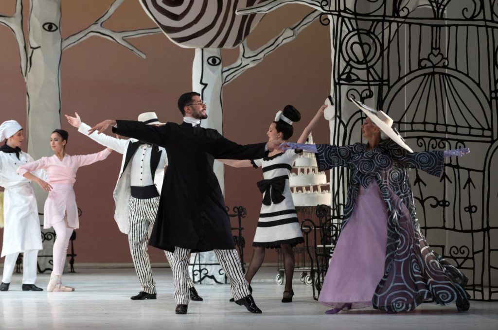 5. A.Joudeh, A.Bilkins and ensemble, “Coppelia” by T.Brandsen, Dutch National Ballet © M.Haegeman 2016