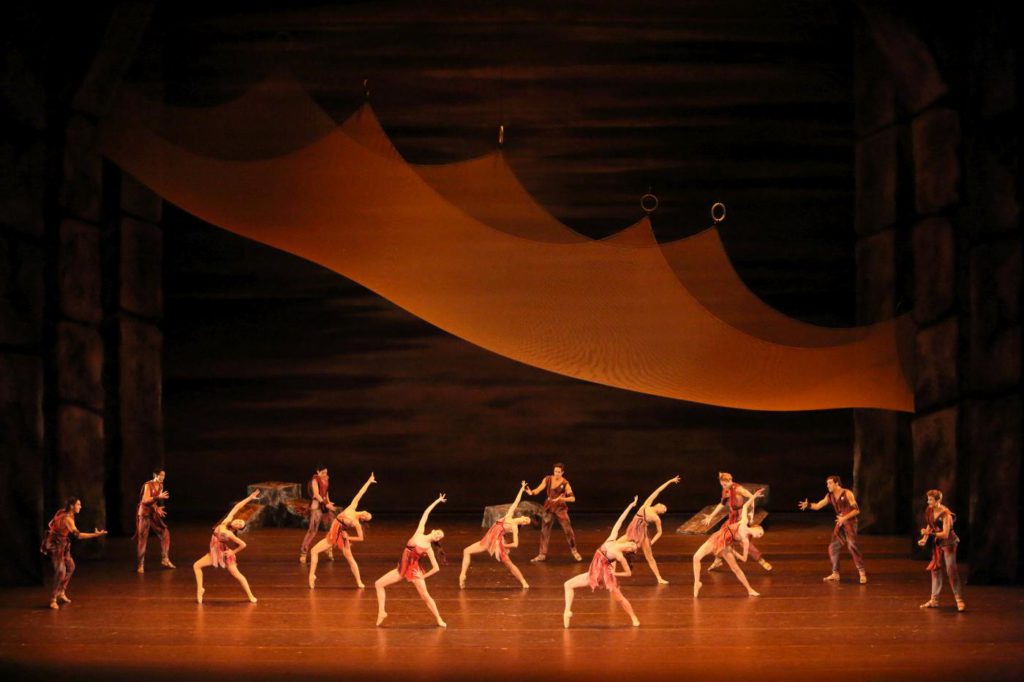 6. Ensemble, “Spartacus” by Y.Grigorovich, Bavarian State Ballet © W.Hösl 2016