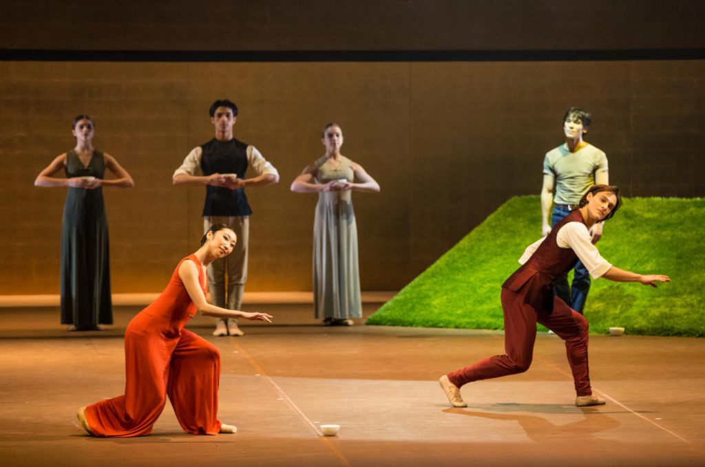 9. M.Arii, J.Bellussi, A.Trusch and ensemble, “The Song of the Earth” by J.Neumeier, Hamburg Ballet © S.Ballone 2016