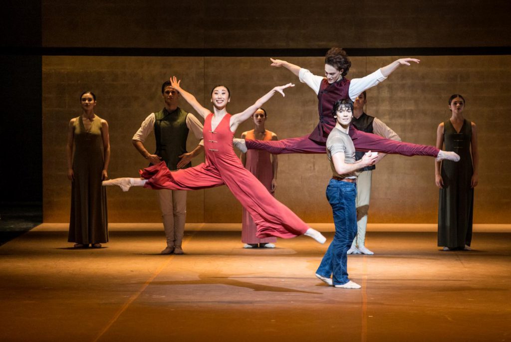 10. A.Trusch, M.Arii, J.Bellussi and ensemble, “The Song of the Earth” by J.Neumeier, Hamburg Ballet © S.Ballone 2016