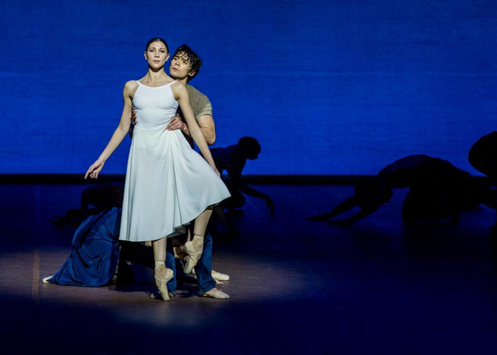 23. H.Bouchet, A.Trusch and ensemble, “The Song of the Earth” by J.Neumeier, Hamburg Ballet © S.Ballone 2016