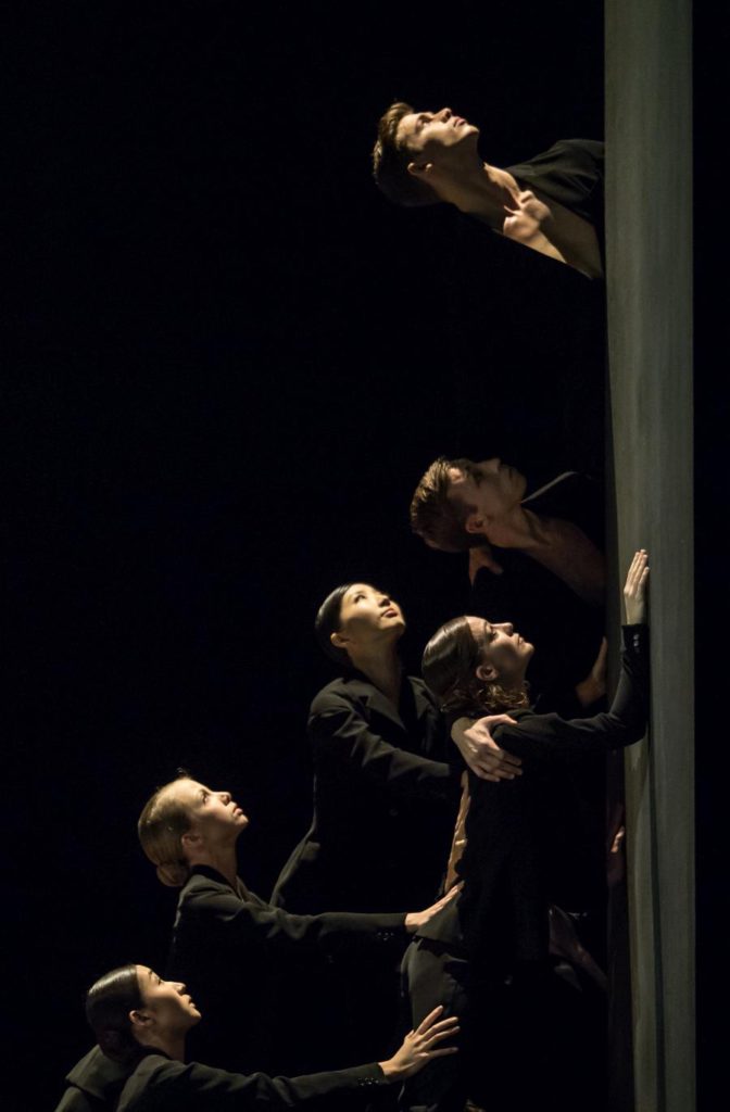 12. M.Maeda, M.Willems, N.Iijima, M.Ligurgo, C.Parker and M.Geilings, “Messa da Requiem” by C.Spuck, Ballet Zurich © G.Batardon 2017