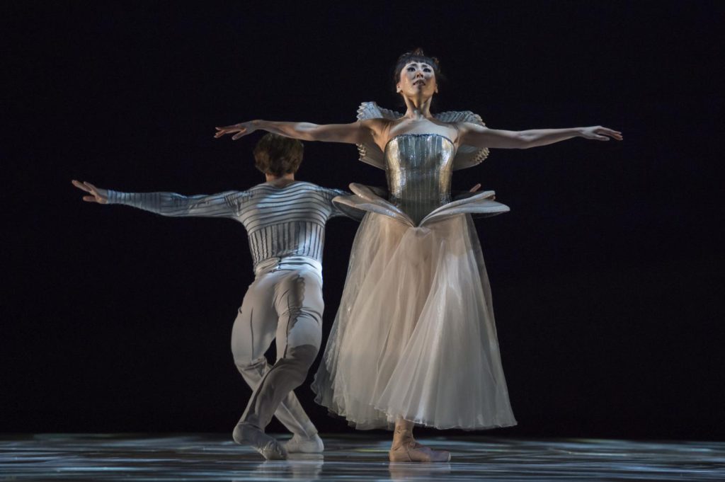 3. S.Chudin and M.Koike, “La Belle” by J.-C.Maillot, Les Ballets de Monte Carlo © A.Blangero 2017