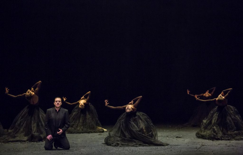 15. F.Meli and ensemble, “Messa da Requiem” by C.Spuck, Ballet Zurich © G.Batardon 2017