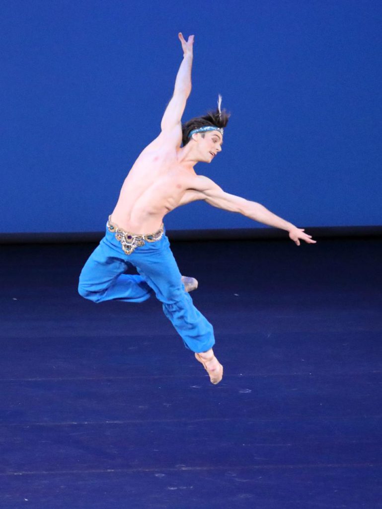 4. V.Shklyarov, “Le Corsaire“, Pas de Deux by S.Andrianov and V.Chabukiani, Bavarian State Ballet © W.Hösl 2017