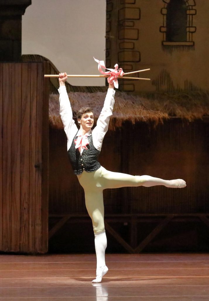 3. V.Shklyarov, “La Fille mal gardée” by F.Ashton, Bavarian State Ballet © W.Hösl 2017