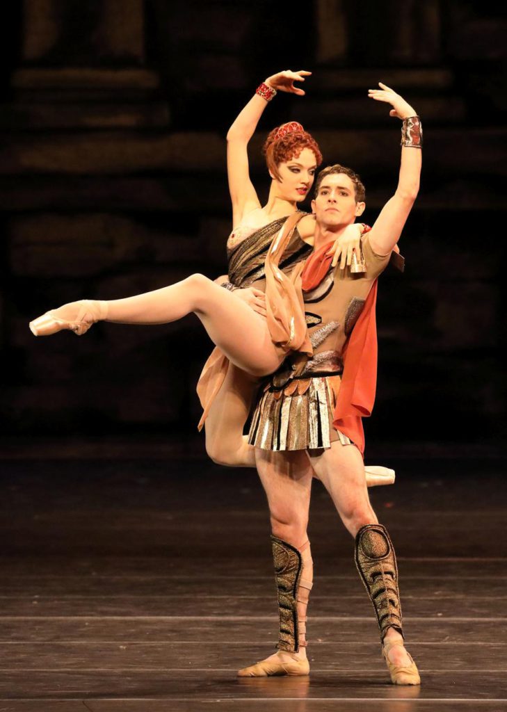 7. P.Zeisel and M.Urban, “Spartacus” by Y.Grigorovich, Bavarian State Ballet © W.Hösl 2017