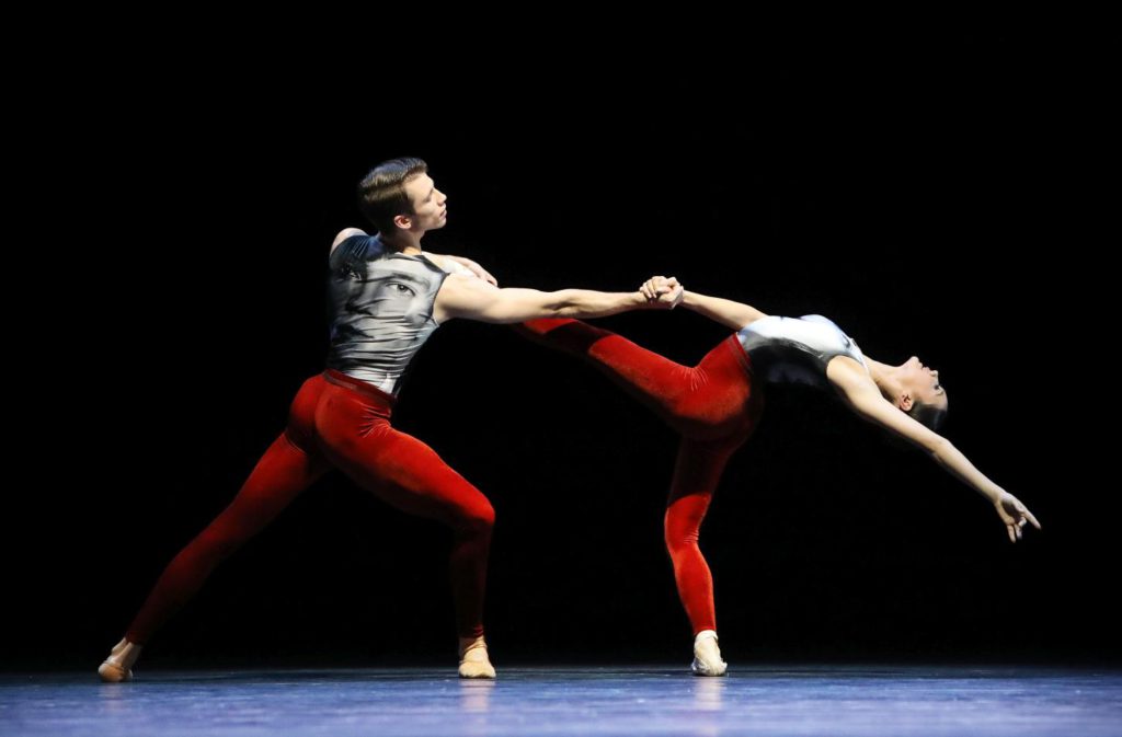 6. S.Sjouke and N.Burer, “In Transit” by E.Meisner, Dutch National Ballet 2017 © H.Gerritsen 