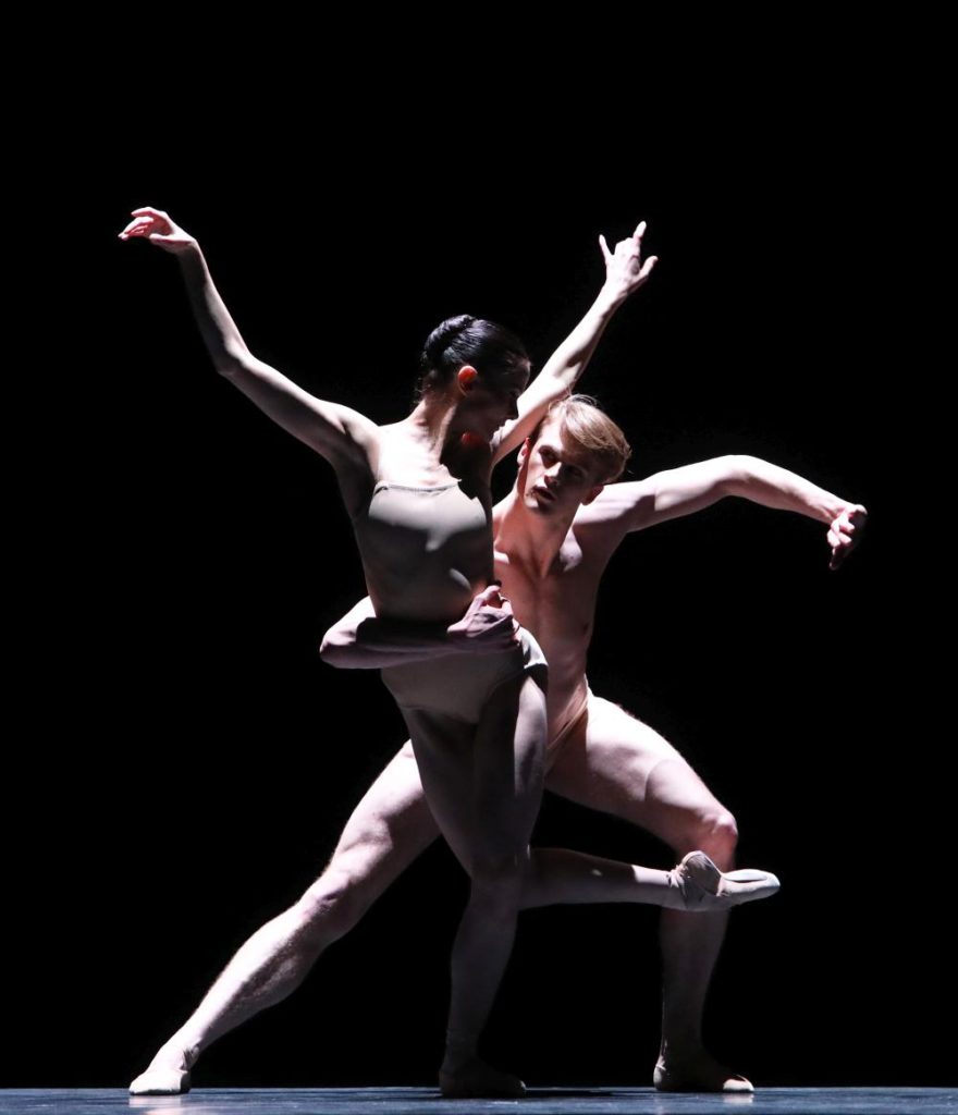 13. E.Merdjanova and C.Fröhlich, “Moving Rooms” by K.Pastor, Dutch National Ballet 2017 © H.Gerritsen