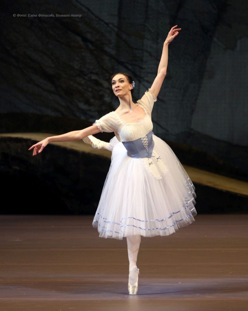 2. O.Smirnova, “Giselle” by Y.Grigorovich after J.Coralli, J.Perrot and M.Petipa, Bolshoi Ballet 2017 © Bolshoi Theatre / E.Fetisova