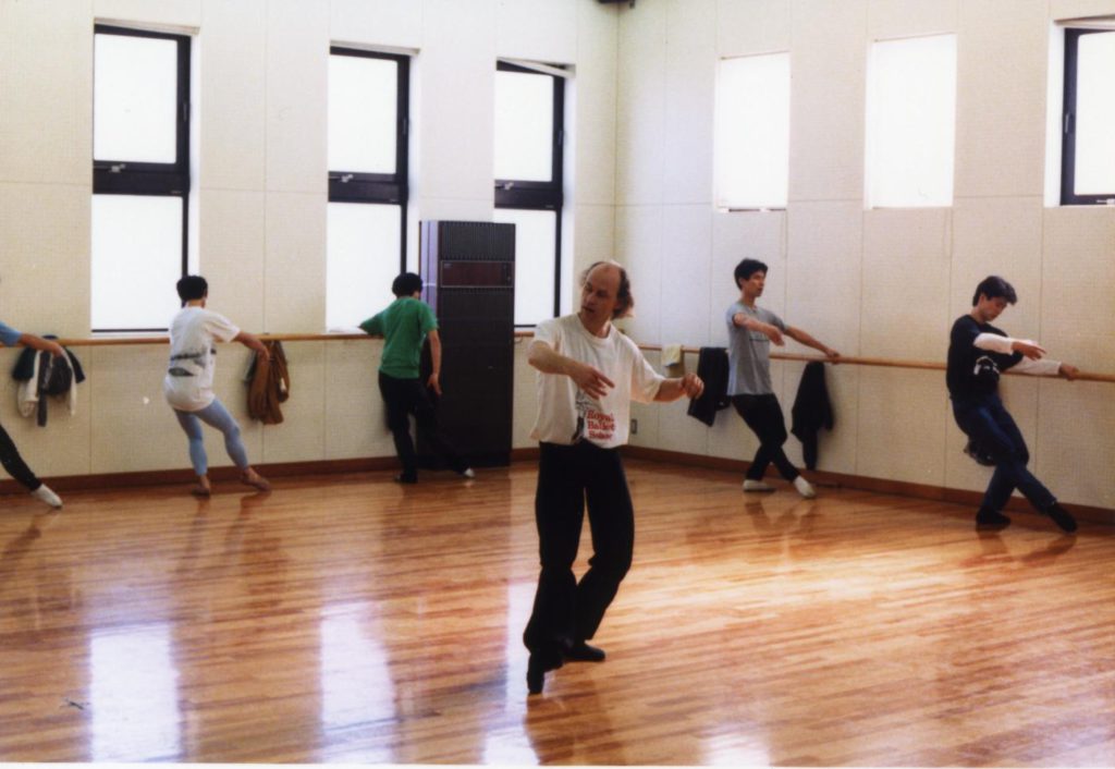 12. B.Akimov teaching dancers of the Asami Maki Ballet Tokyo in 1990 © Y.Yamahiro 