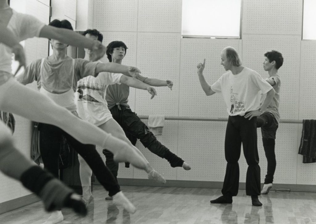 10. B.Akimov teaching dancers of the Asami Maki Ballet Tokyo in 1990 © Y.Yamahiro 