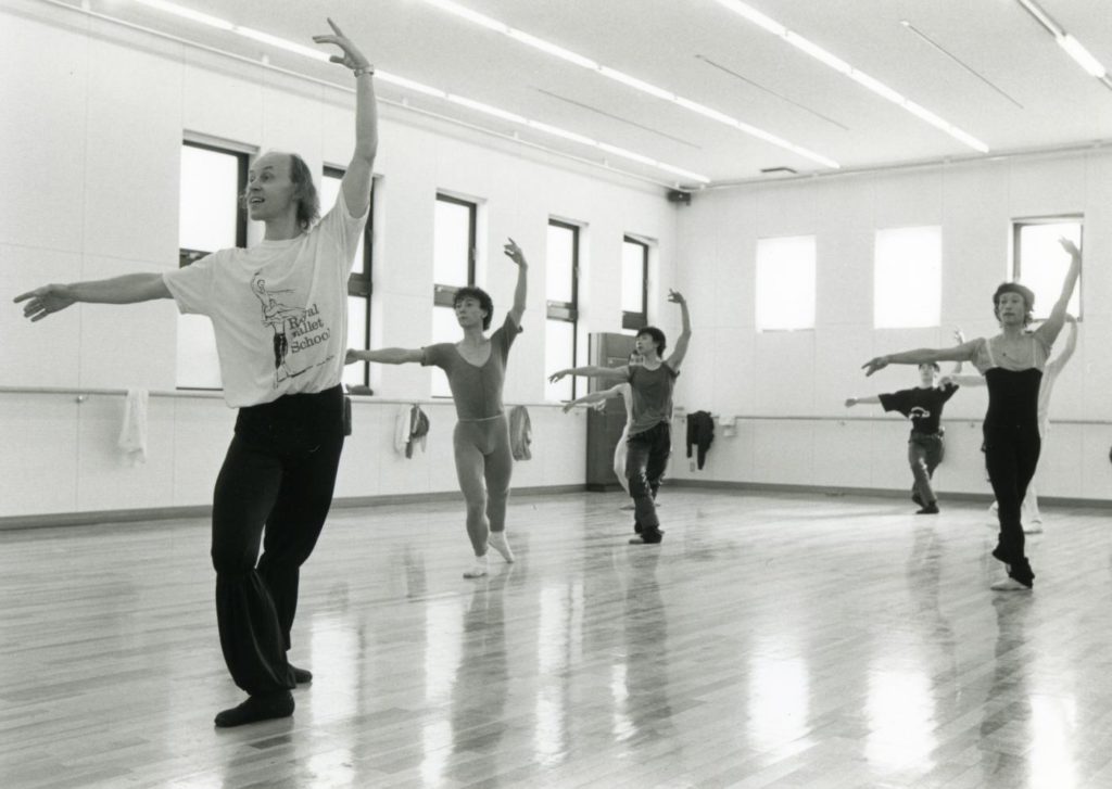 11. B.Akimov teaching dancers of the Asami Maki Ballet Tokyo in 1990 © Y.Yamahiro 