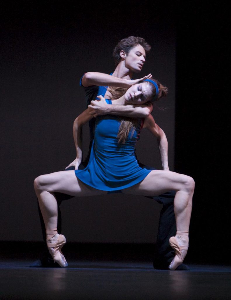 24. A.Babenko and N.Yanowski, “The Reversibility of Rust” by T.van Schayk, Dutch National Ballet © A.Sterling