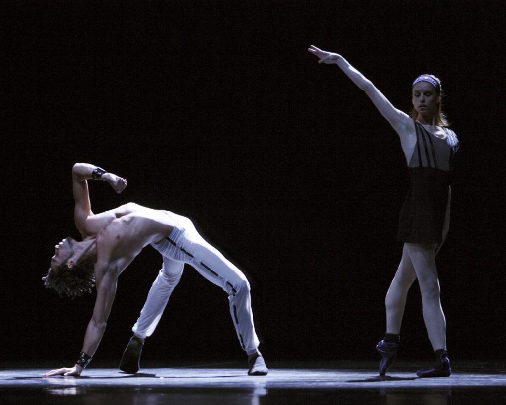 27. R.R.Pronk and N.Hoffman, “Spiegels Bevriezend” by T.van Schayk, Dutch National Ballet © A.Sterling