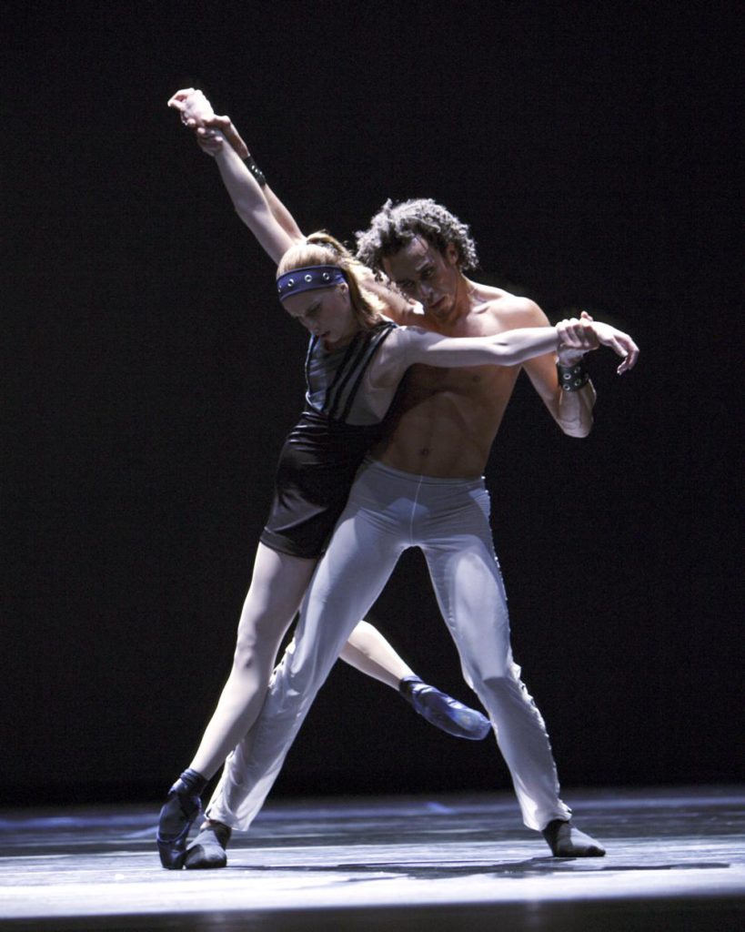 29. R.R.Pronk and N.Hoffman, “Spiegels Bevriezend” by T.van Schayk, Dutch National Ballet © A.Sterling