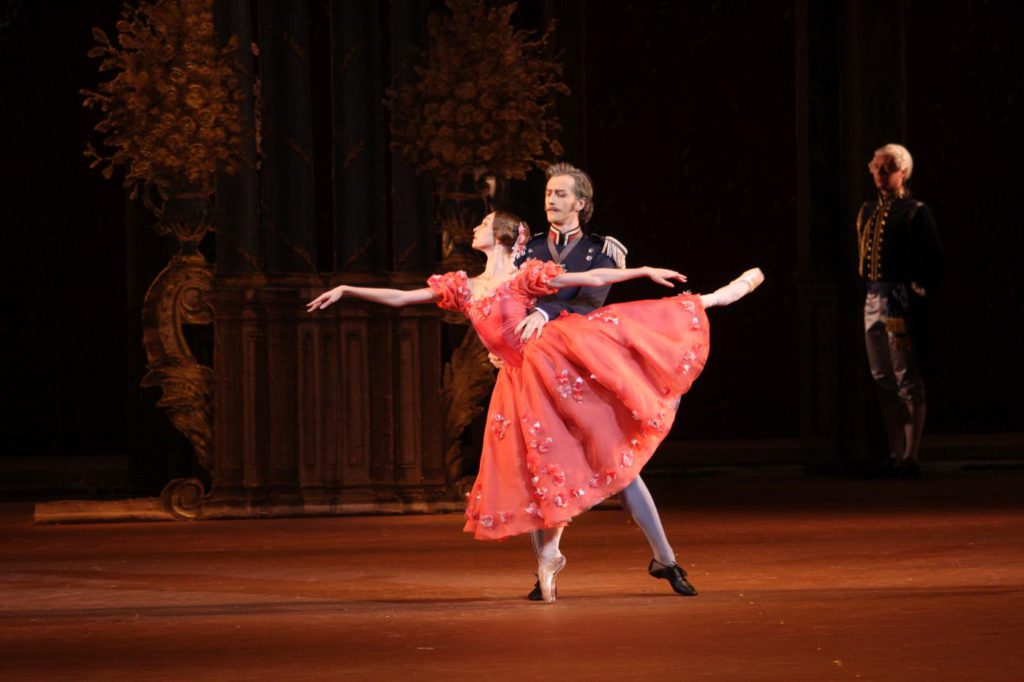 8. O.Smirnova, V.Biktimirov and ensemble, “Onegin” by J.Cranko, Bolshoi Ballet © Bolshoi Theatre / E.Fetisova