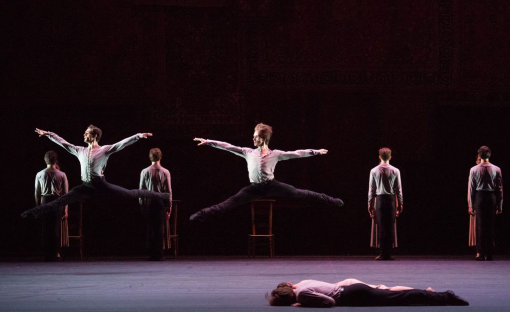 6. Ensemble, “Symphony of Psalms” by J.Kylián, Bolshoi Ballet 2017 © M.Logvinov / Bolshoi Theatre