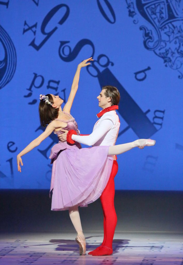 10. M.Shirinkina and V.Shklyarov, “Alice in Wonderland” by C.Wheeldon, Bavarian State Ballet 2017 © W.Hösl 