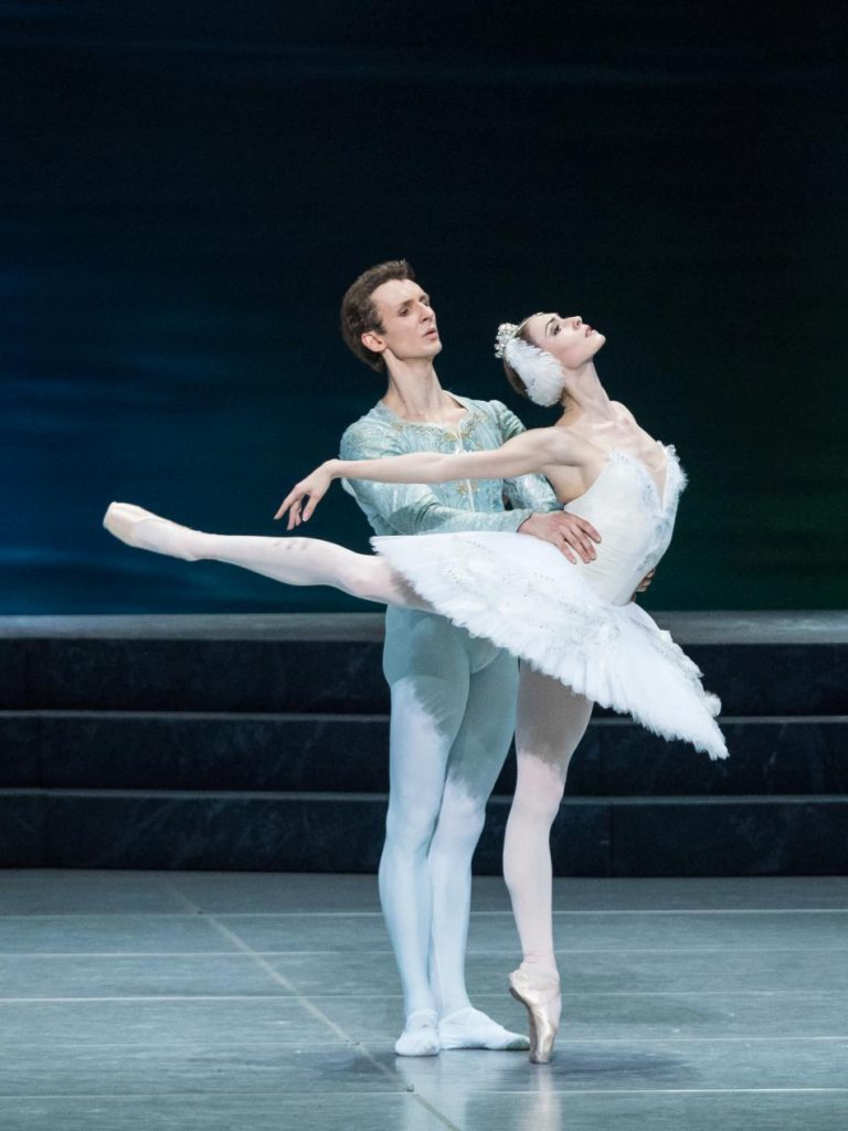 1. S.Chudin and O.Smirnova, “Swan Lake” by R.Nureyev after M.Petipa and L.Ivanov, Vienna State Ballet © Vienna State Ballet / A.Taylor 