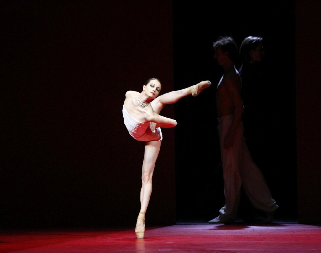 2. N.Kaptsova, “Short Time Together” by S.León and P.Lightfoot, Bolshoi Ballet © Bolshoi Theatre / D.Yusupov
