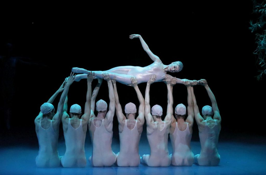 3. K.Ryshkova and ensemble, “A Midsummer Night's Dream” by J.Neumeier, Bavarian State Ballet 2017 © W.Hösl 