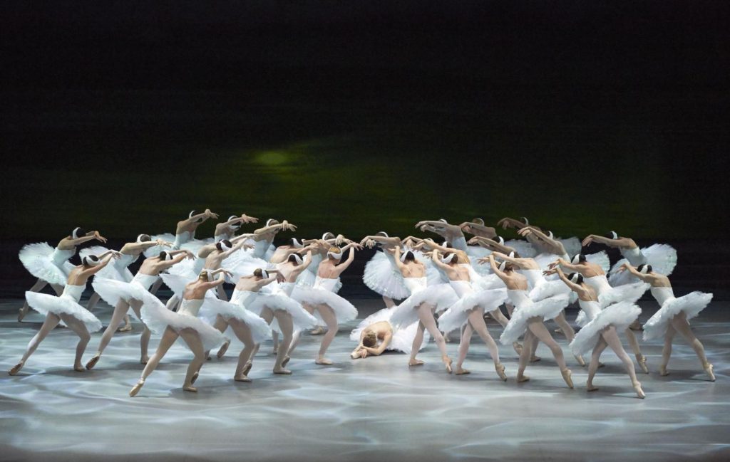 5. Ensemble, “Swan Lake” by R.Nureyev after M.Petipa and L.Ivanov © Vienna State Ballet / M.Pöhn