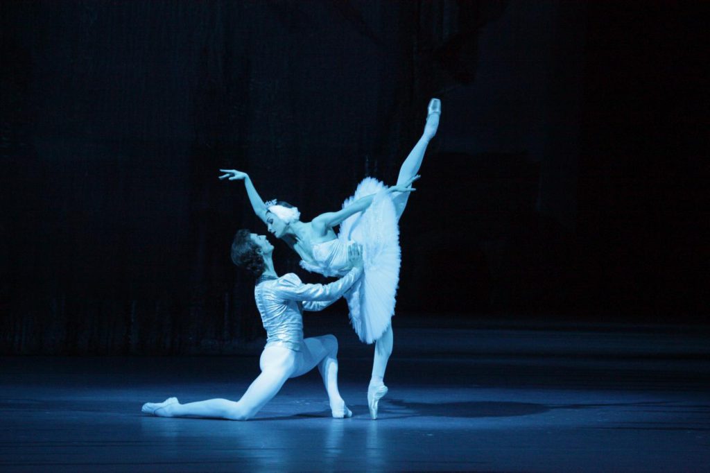 1. S.Chudin and O.Smirnova, “Swan Lake” by Y.Grigorovich after M.Petipa, L.Ivanov and A.Gorsky, Bolshoi Ballet © Bolshoi Theatre / D.Yusupov