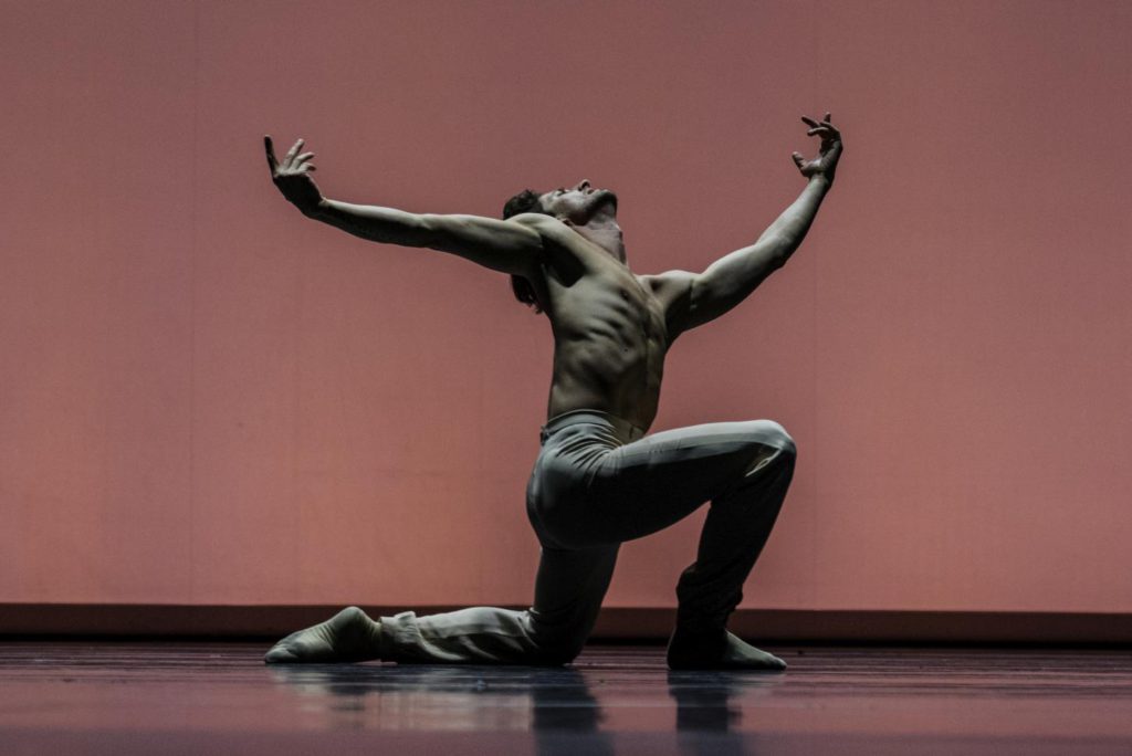 9. E.Peci / Vienna State Ballet, “Blanc” by D.Proietto, Gala des Étoiles 2017 © P.Abbondanza 