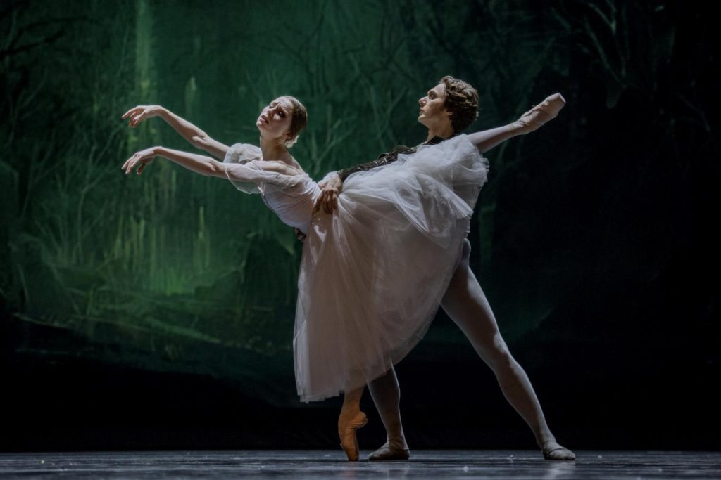 8. N.Kusch and I.Putrov, “Giselle” by J.Perrot and J.Coralli, Gala des Étoiles 2017 © P.Abbondanza 