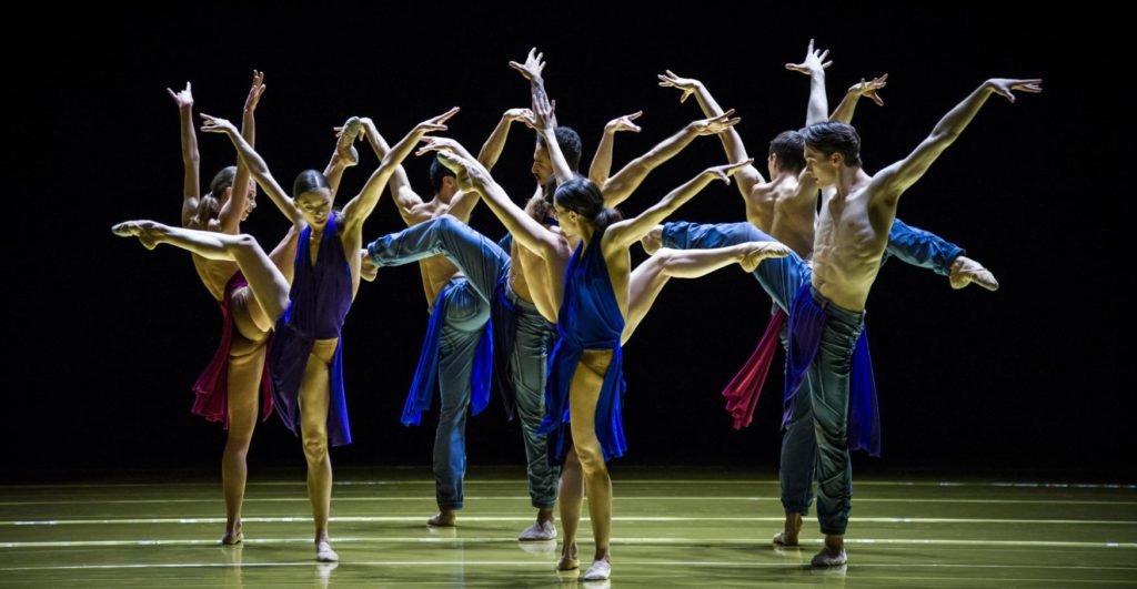 1. Ensemble and Junior Ballet Zurich, “rituals from another when” by J.Godani, Ballet Zurich 2017 © C.Quezada