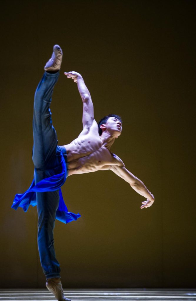 4. W.Chen, “rituals from another when” by J.Godani, Ballet Zurich 2017 © C.Quezada