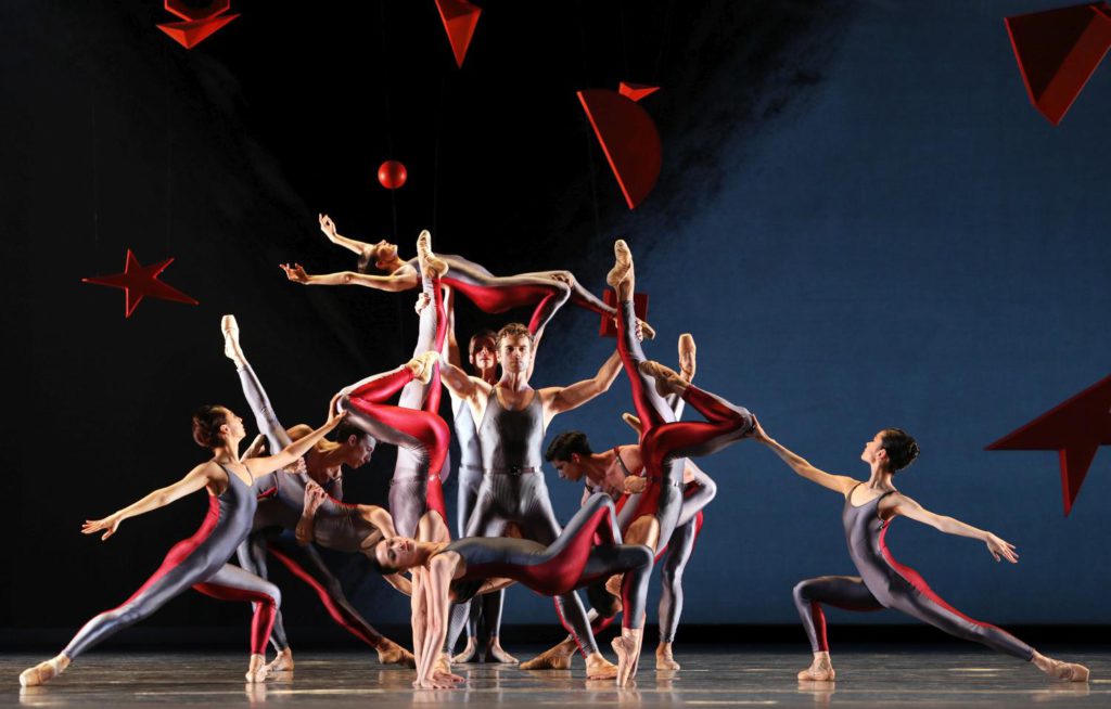 21. Ensemble, “Shostakovich Trilogy” by A.Ratmansky, Dutch National Ballet 2017 © H.Gerritsen 